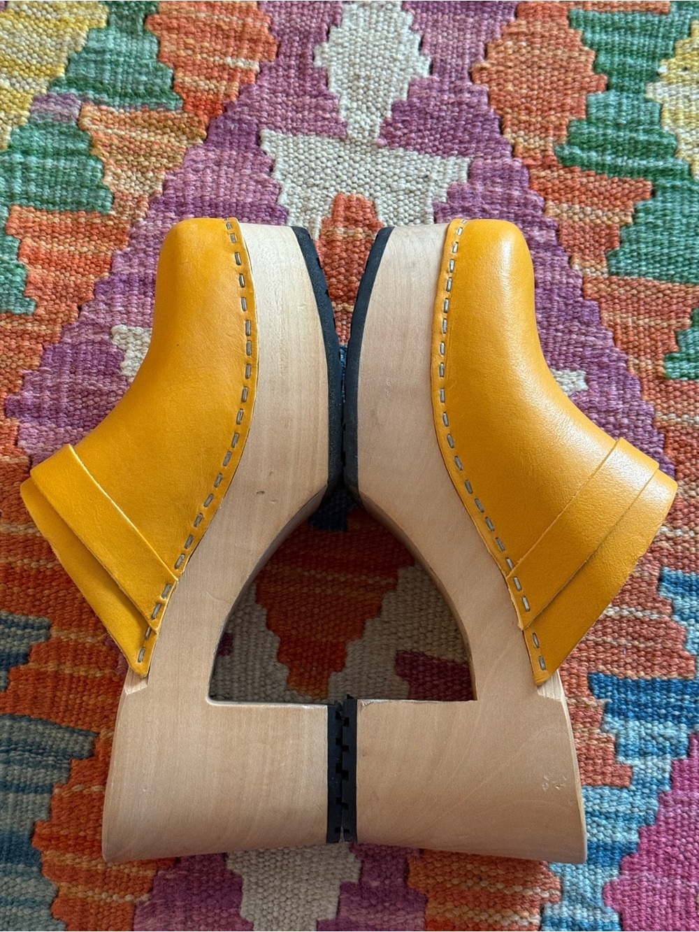 Swedish Hasbeens Yellow Leather Clogs Slip-On Mule Sculpted Wood Platform 6.5-7